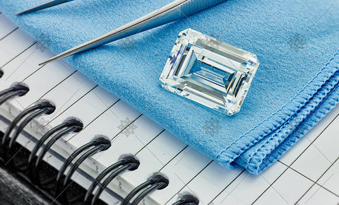 Emerald Diamond on Blue cloth - MJ1039