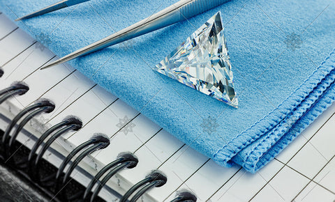 Trilliant Diamond on Blue cloth  - MJ1042