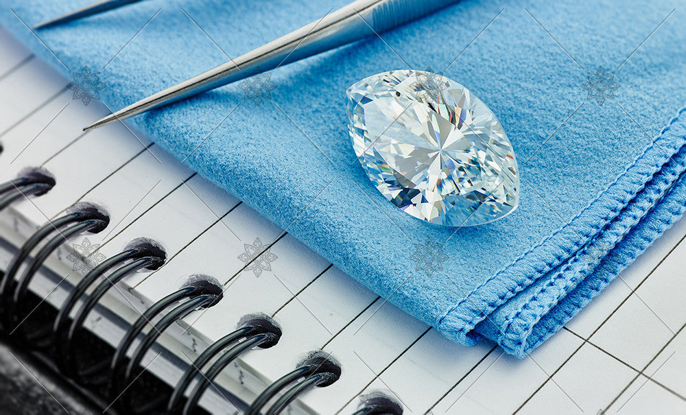 marquise Diamond on Blue cloth  - MJ1038
