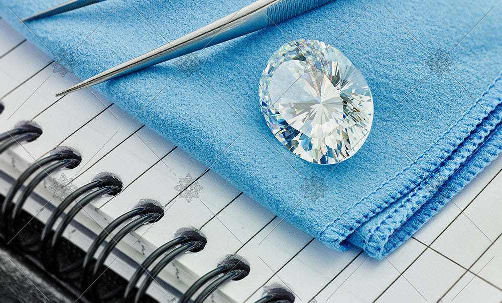 Oval Diamond on Blue cloth  - MJ1036